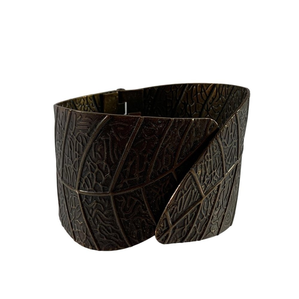 Metal Clamp Style Bracelet Bangle Overlapping Leaf Pattern 2" Wide Brown